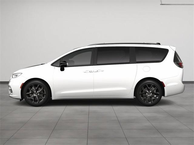 new 2024 Chrysler Pacifica car, priced at $54,016