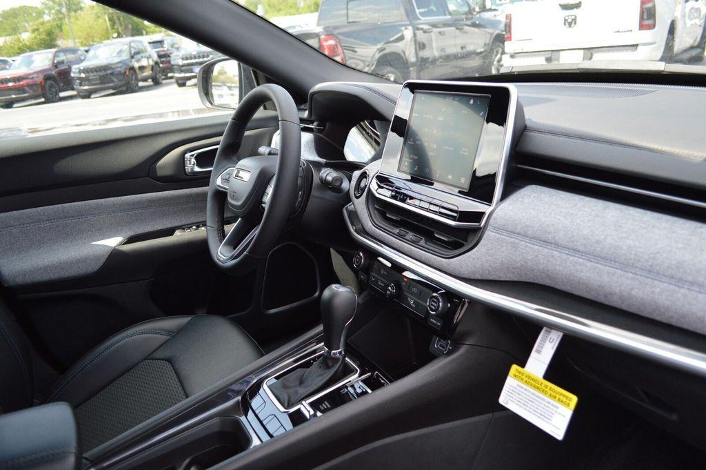 new 2025 Jeep Compass car, priced at $30,249