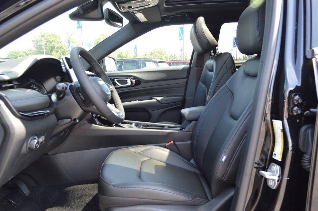 new 2025 Jeep Compass car, priced at $37,105