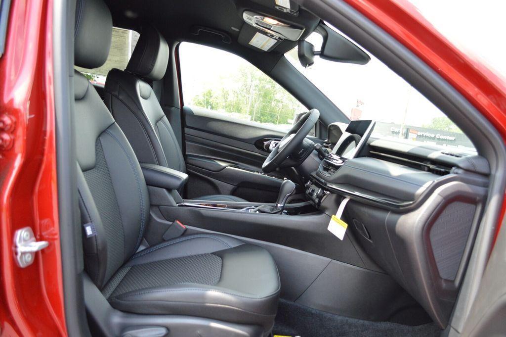 new 2025 Jeep Compass car, priced at $28,620