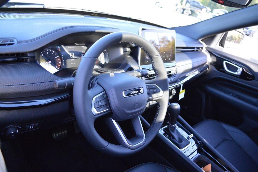 new 2025 Jeep Compass car, priced at $37,105