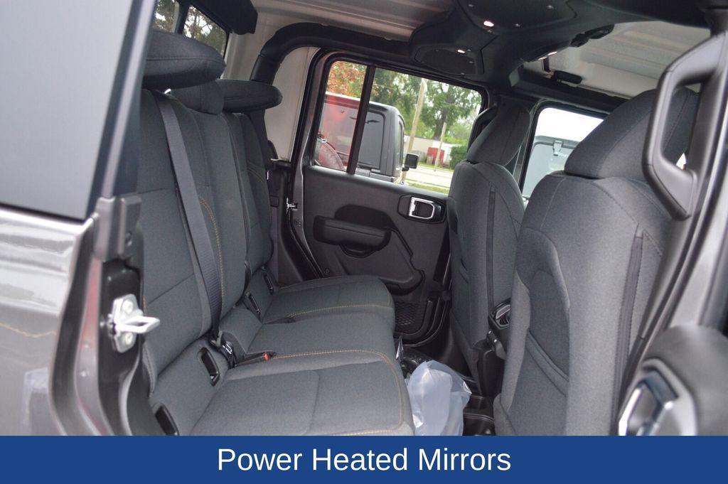 new 2025 Jeep Gladiator car, priced at $47,935