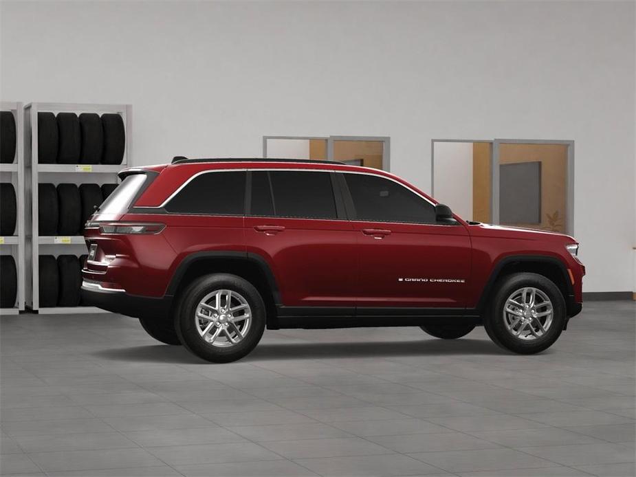 new 2025 Jeep Grand Cherokee car, priced at $43,970