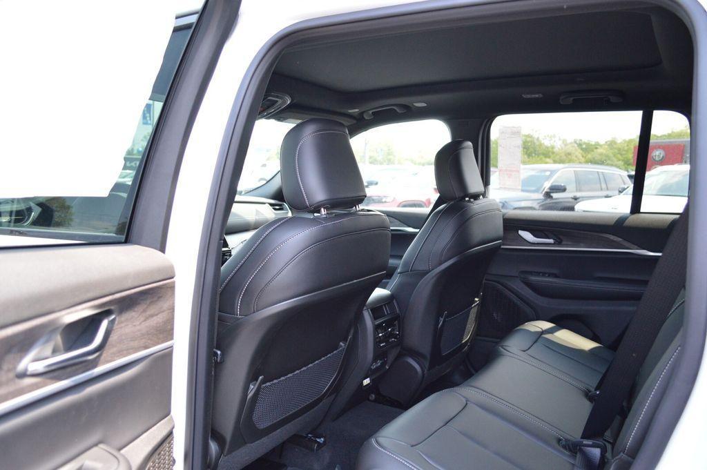 new 2025 Jeep Grand Cherokee car, priced at $49,415