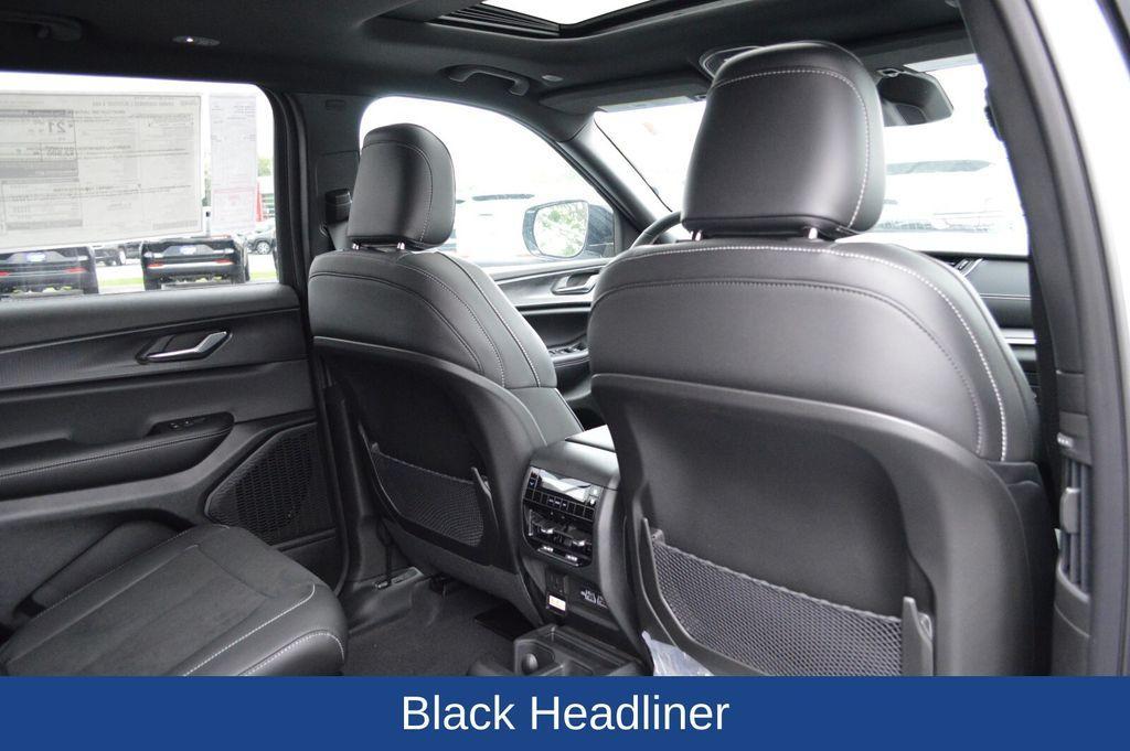 new 2025 Jeep Grand Cherokee L car, priced at $46,736