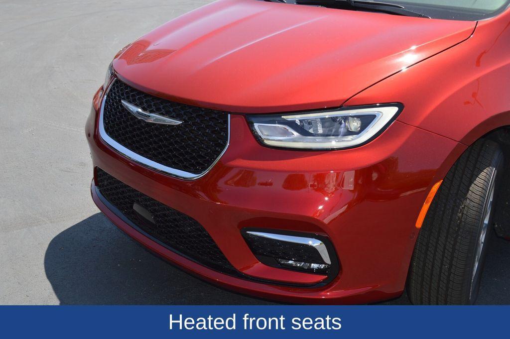 new 2025 Chrysler Pacifica car, priced at $42,947