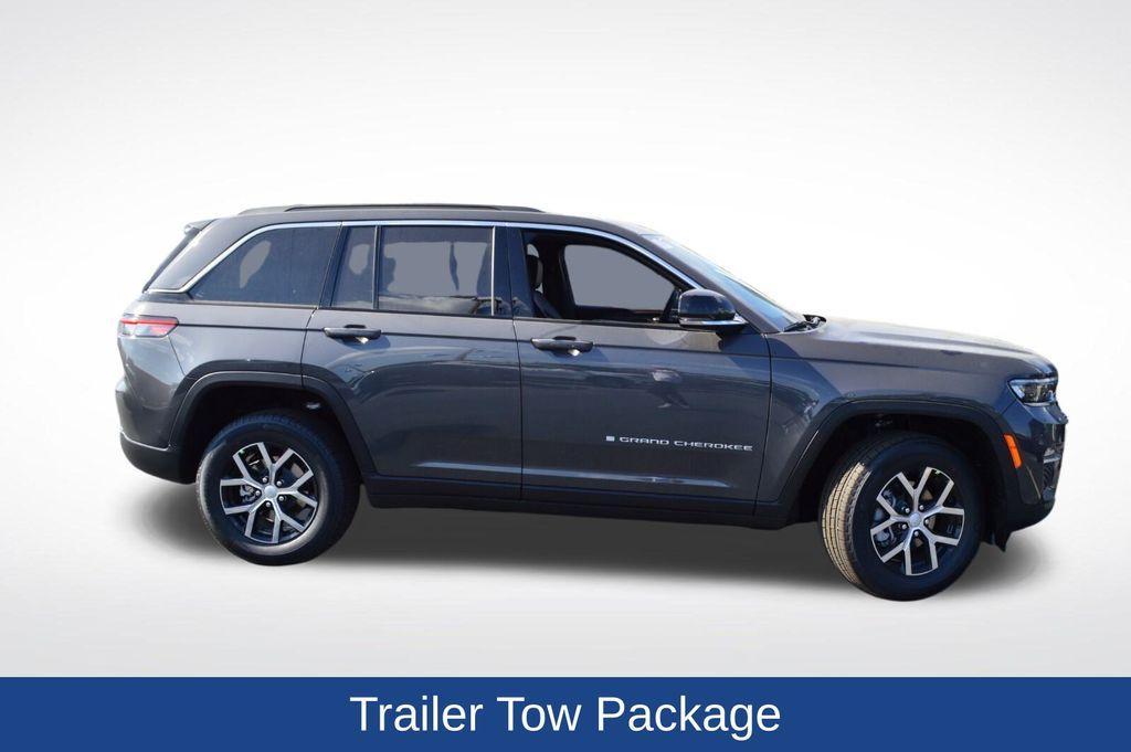 new 2025 Jeep Grand Cherokee car, priced at $46,240