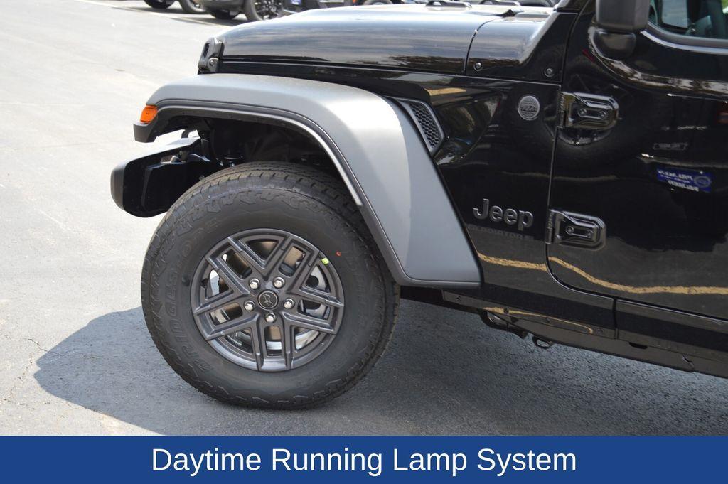 new 2025 Jeep Gladiator car, priced at $47,935