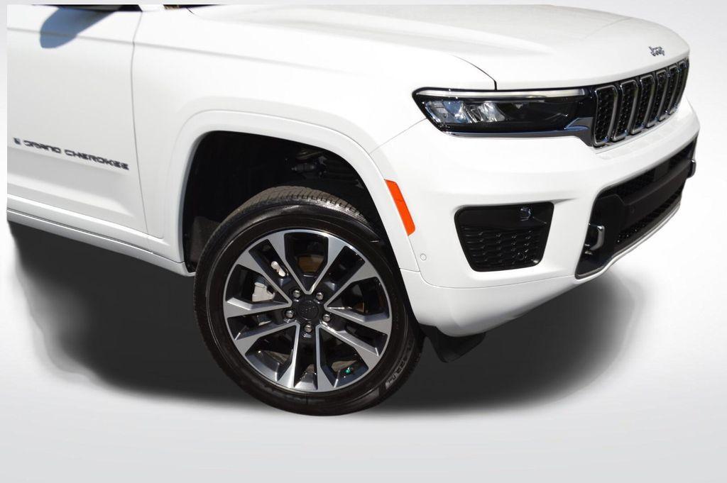used 2023 Jeep Grand Cherokee car, priced at $39,000
