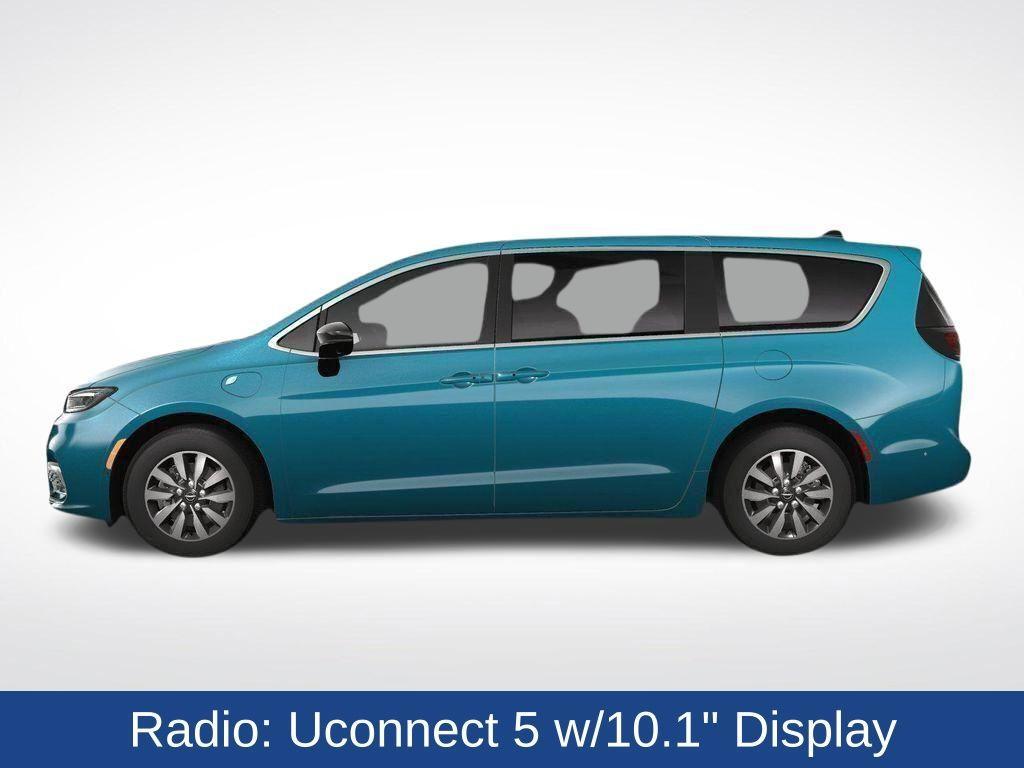new 2025 Chrysler Pacifica Hybrid car, priced at $44,325