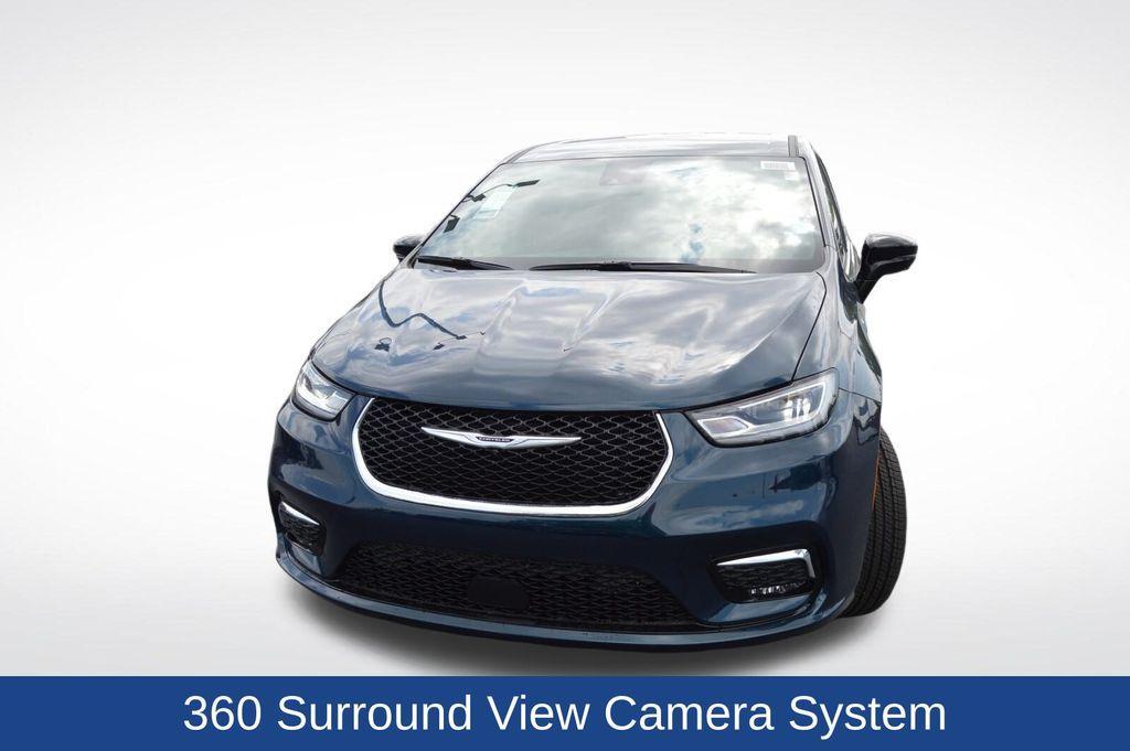 new 2025 Chrysler Pacifica Hybrid car, priced at $44,325