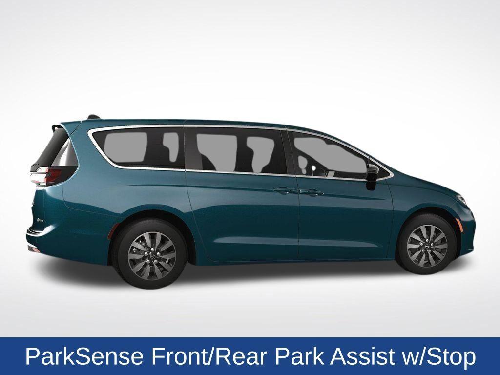 new 2025 Chrysler Pacifica Hybrid car, priced at $44,325