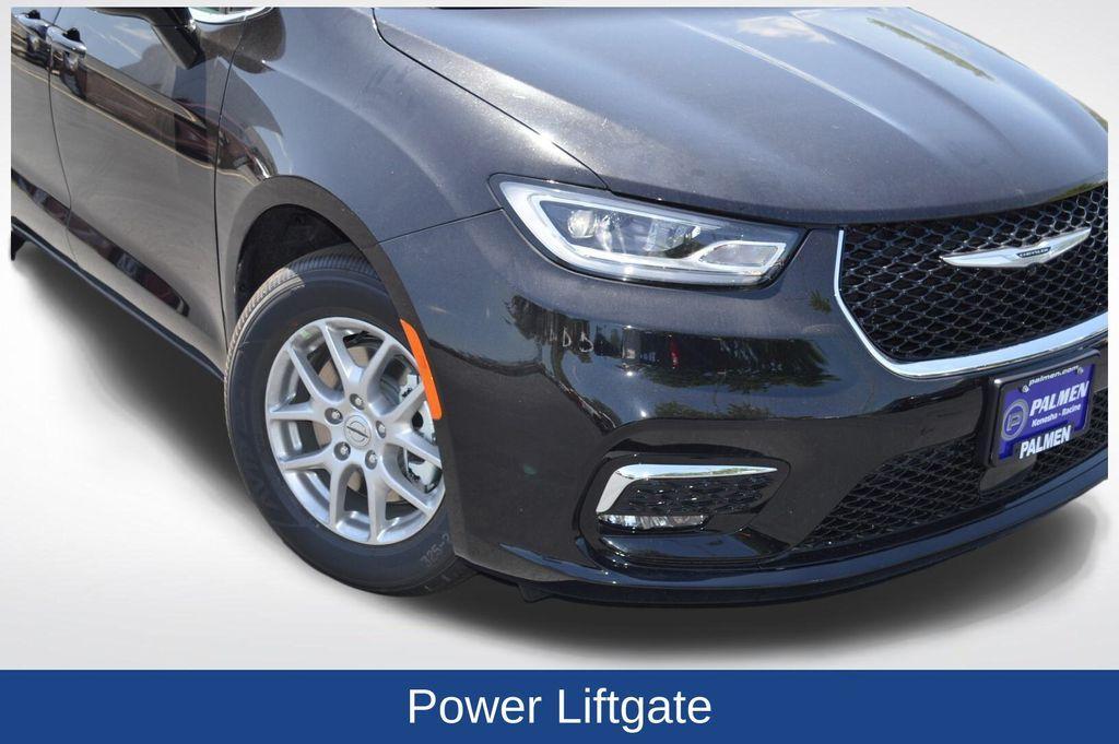 new 2025 Chrysler Pacifica car, priced at $41,278