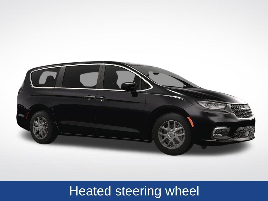 new 2025 Chrysler Pacifica car, priced at $43,945