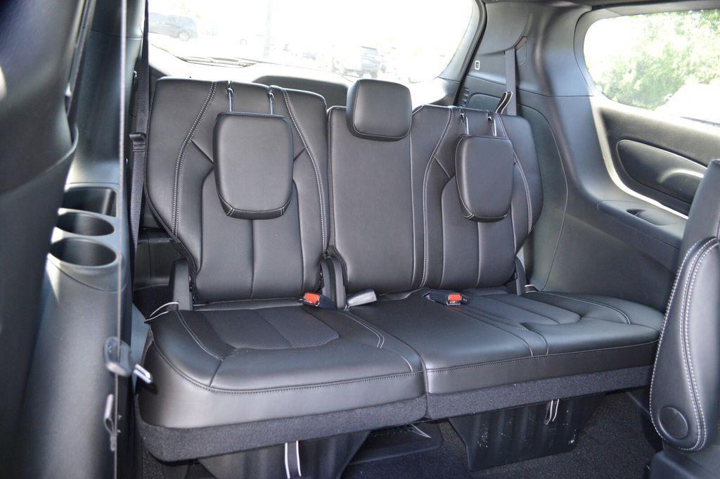 new 2025 Chrysler Pacifica car, priced at $41,278