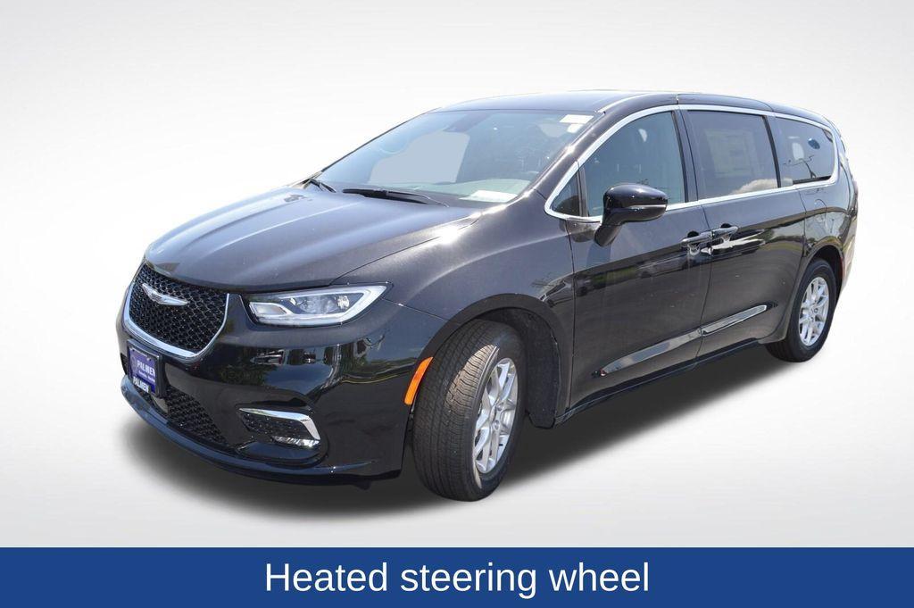 new 2025 Chrysler Pacifica car, priced at $41,278