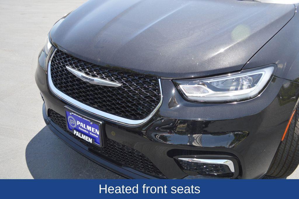 new 2025 Chrysler Pacifica car, priced at $41,278