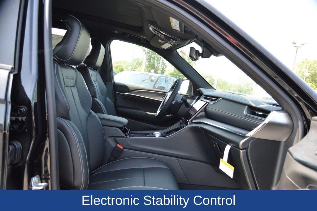 new 2025 Jeep Grand Cherokee L car, priced at $61,295