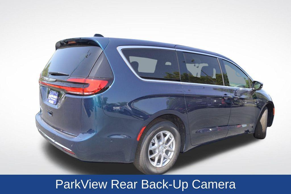 new 2025 Chrysler Pacifica car, priced at $42,947