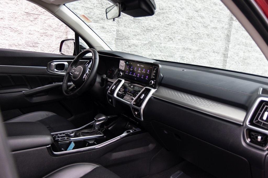 used 2022 Kia Sorento car, priced at $30,900