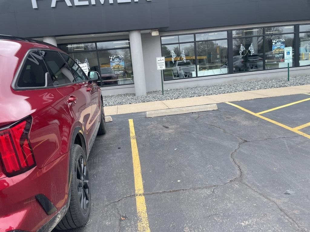 used 2022 Kia Sorento car, priced at $30,998