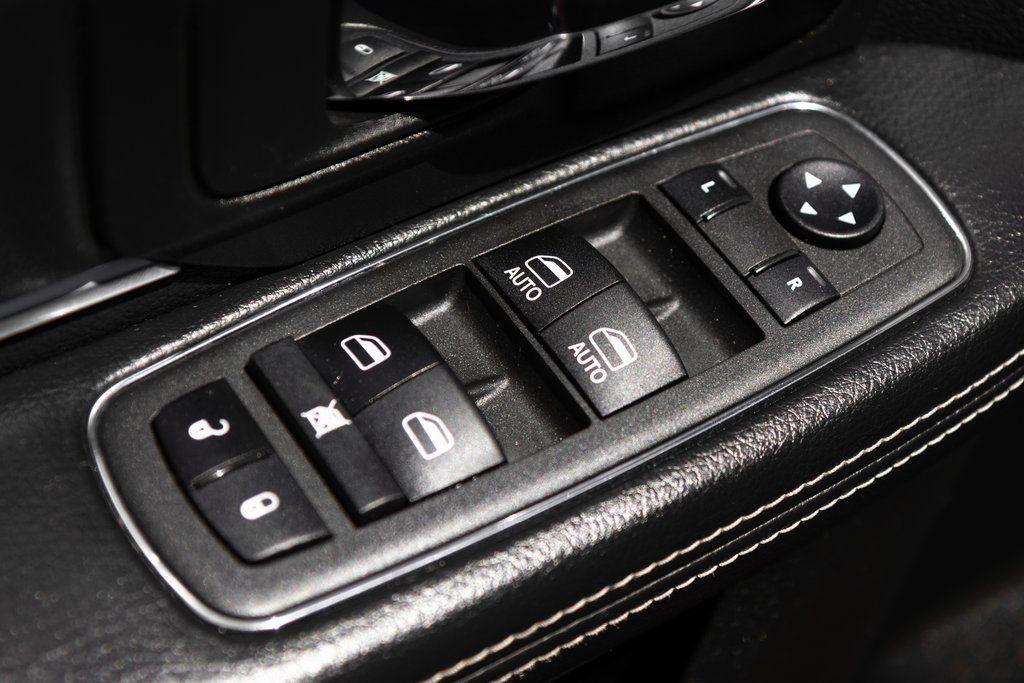 used 2021 Ram 1500 Classic car, priced at $34,000