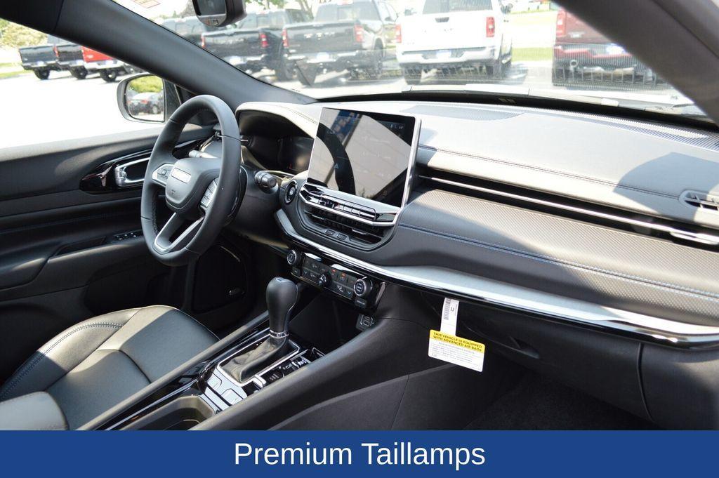 new 2025 Jeep Compass car, priced at $33,635