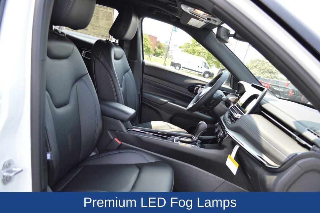 new 2025 Jeep Compass car, priced at $33,635