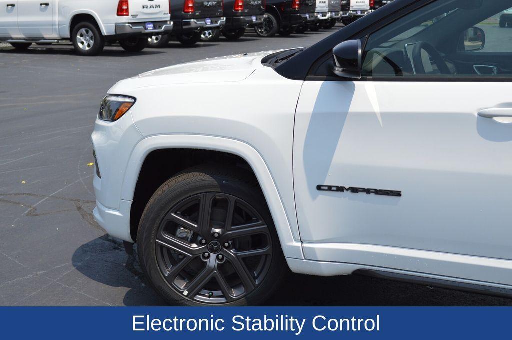 new 2025 Jeep Compass car, priced at $33,012