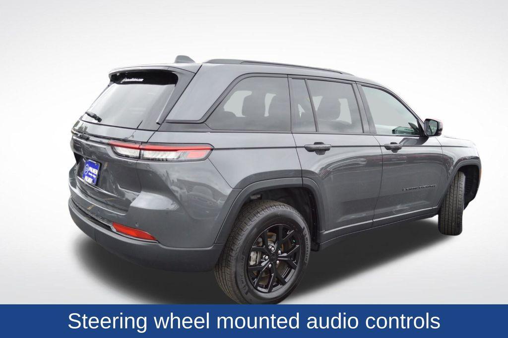 new 2025 Jeep Grand Cherokee car, priced at $43,273
