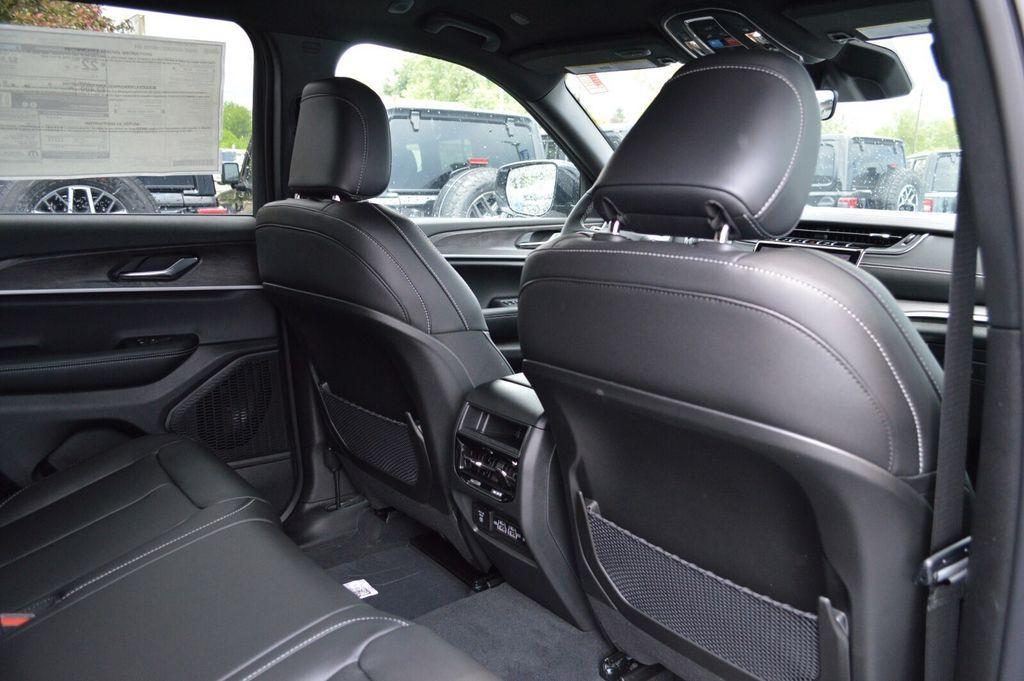 new 2025 Jeep Grand Cherokee car, priced at $41,836