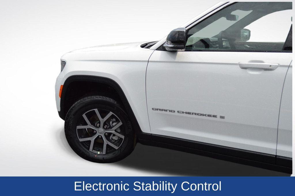 new 2025 Jeep Grand Cherokee car, priced at $41,836