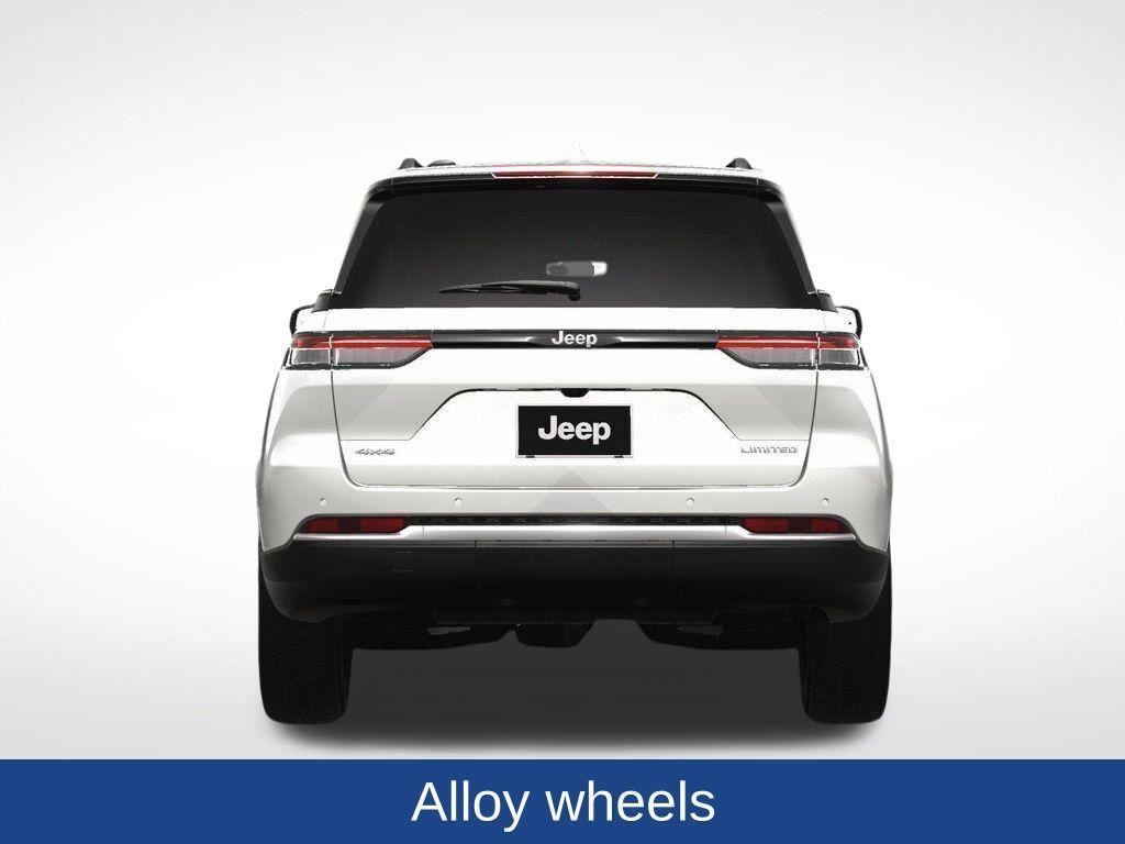 new 2025 Jeep Grand Cherokee car, priced at $46,900