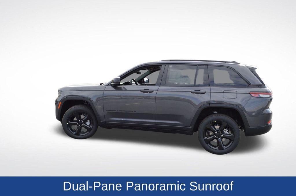 new 2025 Jeep Grand Cherokee car, priced at $51,480
