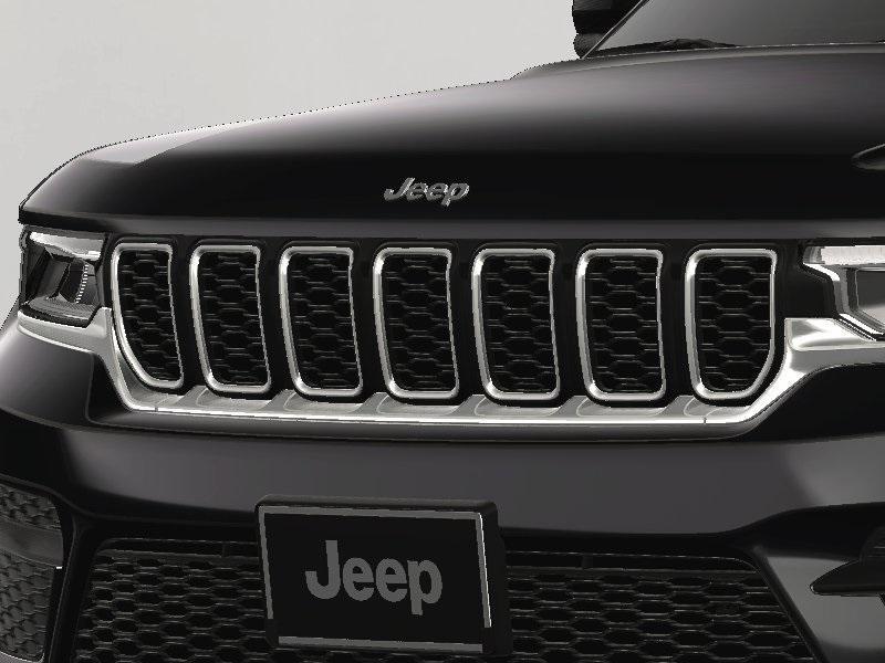 new 2025 Jeep Grand Cherokee car, priced at $40,976
