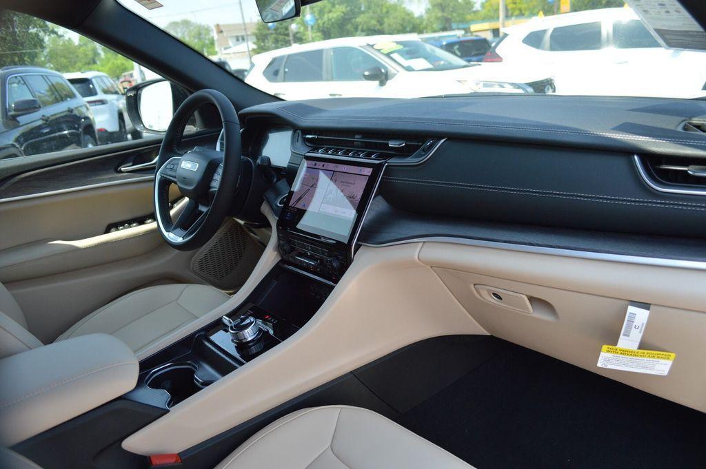 new 2025 Jeep Grand Cherokee L car, priced at $51,015