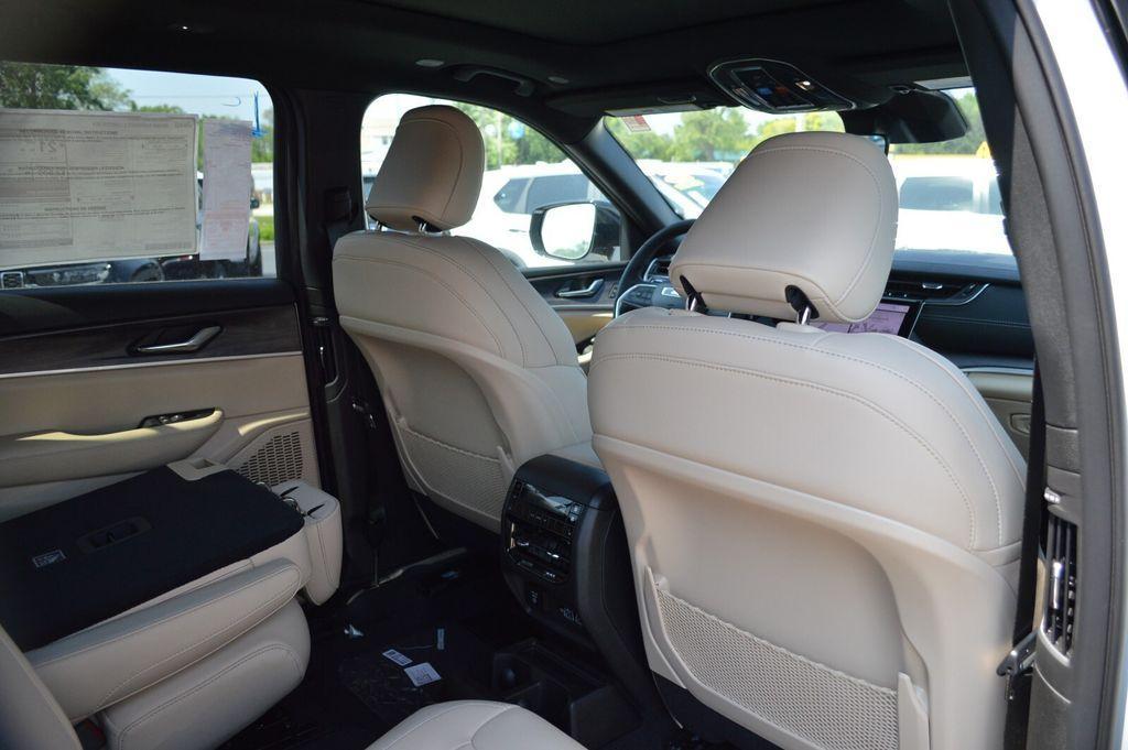 new 2025 Jeep Grand Cherokee L car, priced at $51,015