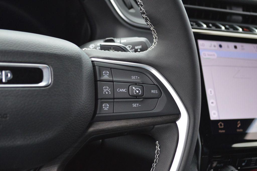 new 2025 Jeep Grand Cherokee car, priced at $48,755
