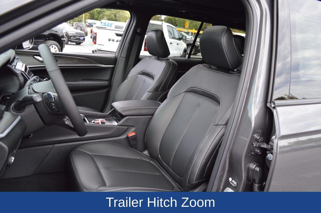 new 2025 Jeep Grand Cherokee car, priced at $48,755