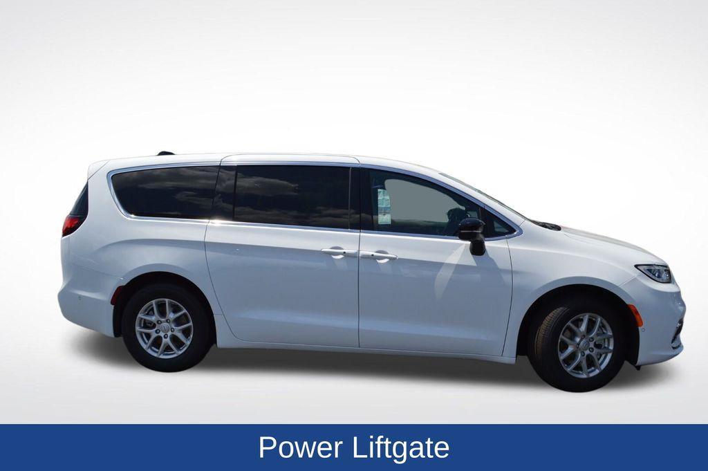 new 2025 Chrysler Pacifica car, priced at $42,482