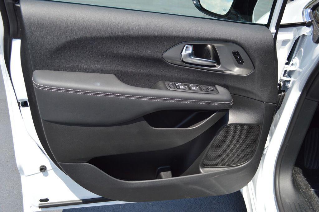 new 2025 Chrysler Pacifica car, priced at $42,482