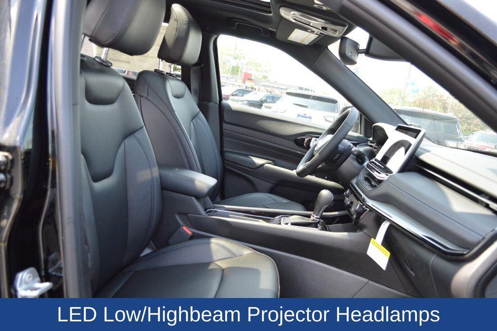 new 2025 Jeep Compass car, priced at $33,547