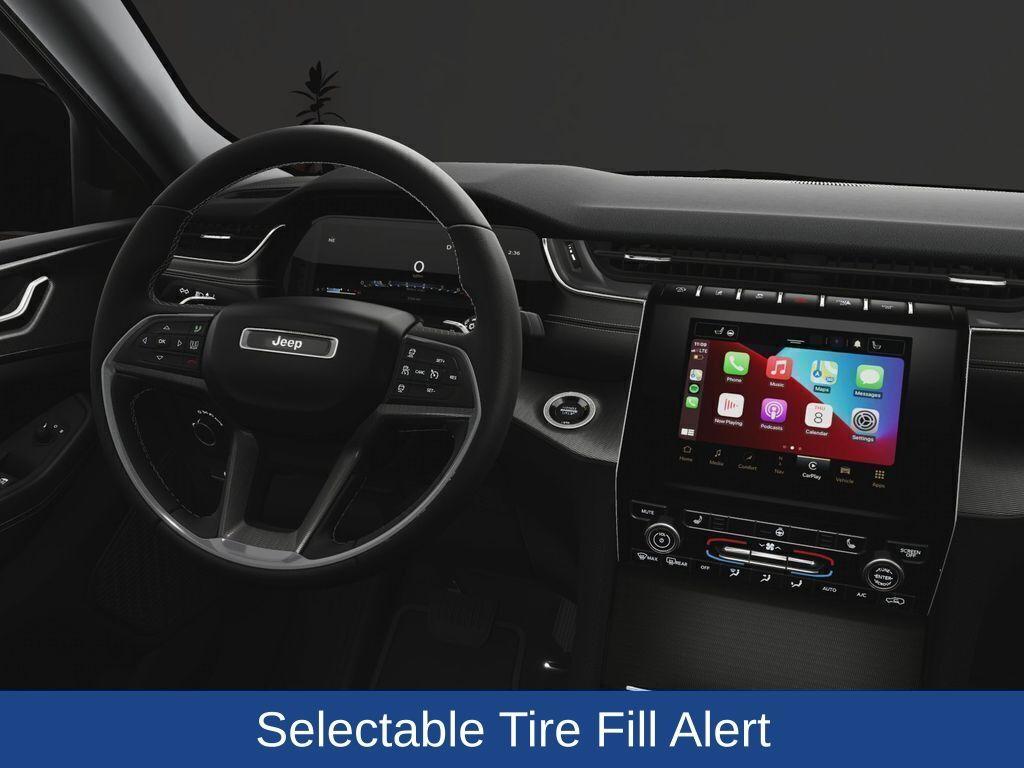 new 2025 Jeep Grand Cherokee car, priced at $40,640