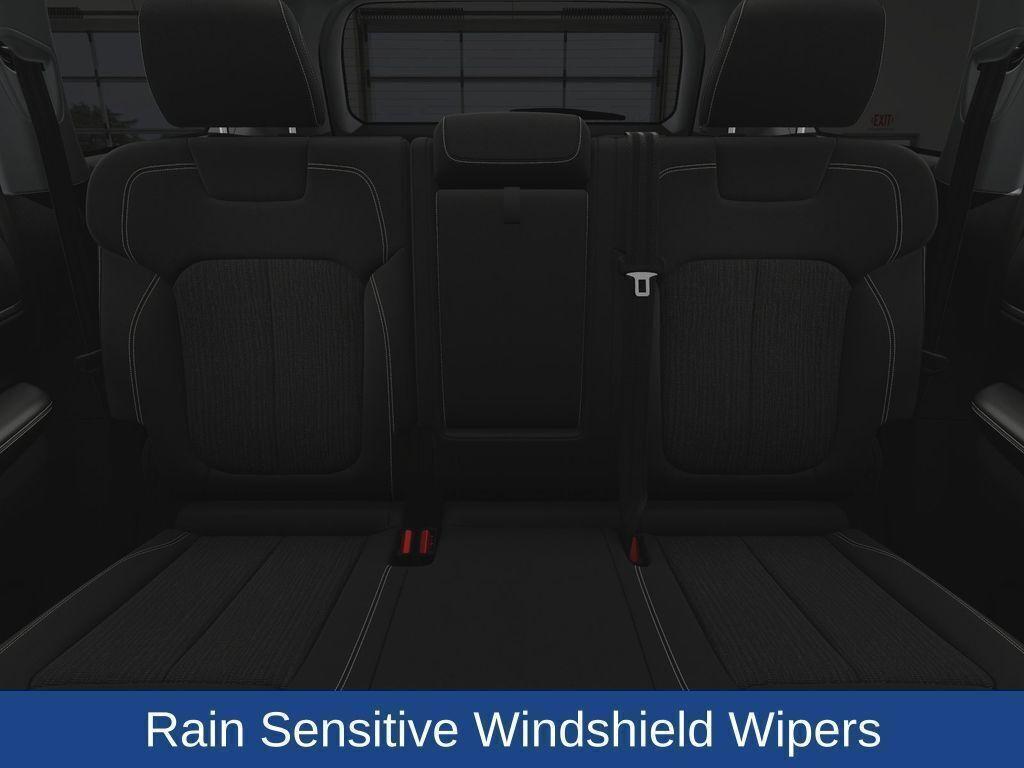 new 2025 Jeep Grand Cherokee car, priced at $39,335