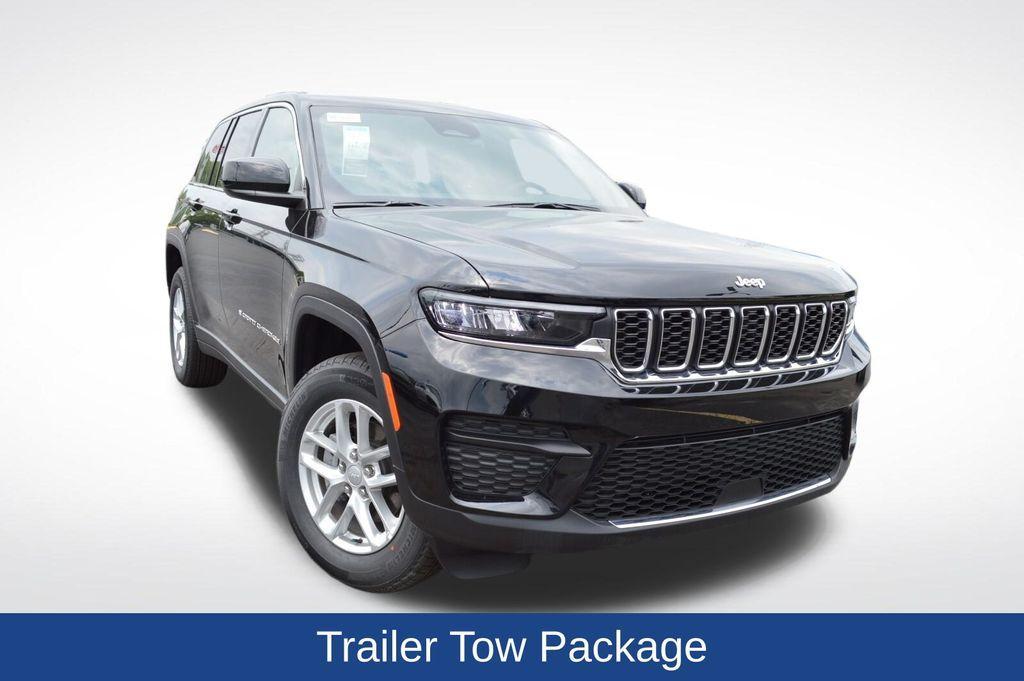 new 2025 Jeep Grand Cherokee car, priced at $42,166