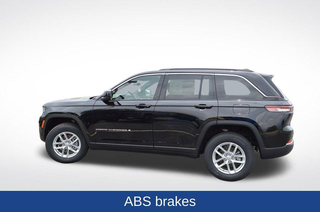 new 2025 Jeep Grand Cherokee car, priced at $42,166