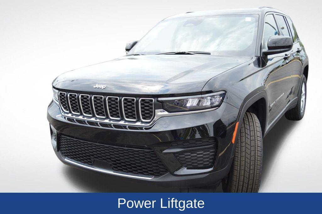 new 2025 Jeep Grand Cherokee car, priced at $42,166