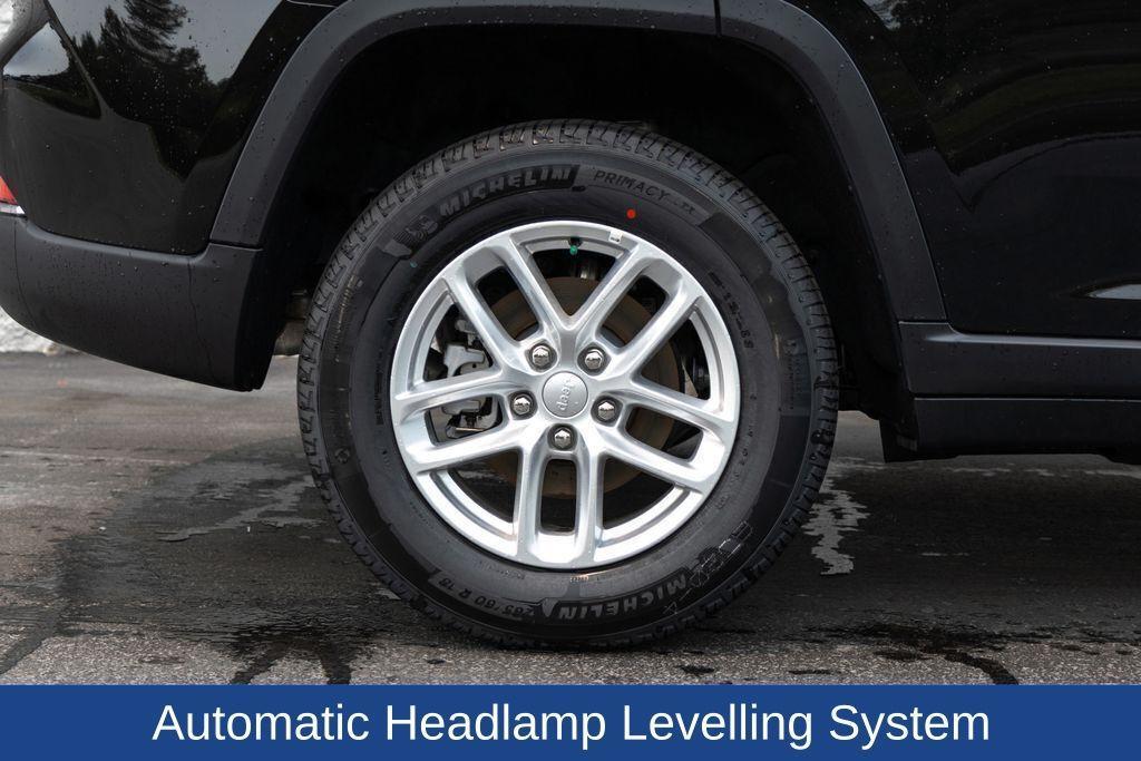 new 2025 Jeep Grand Cherokee car, priced at $42,166