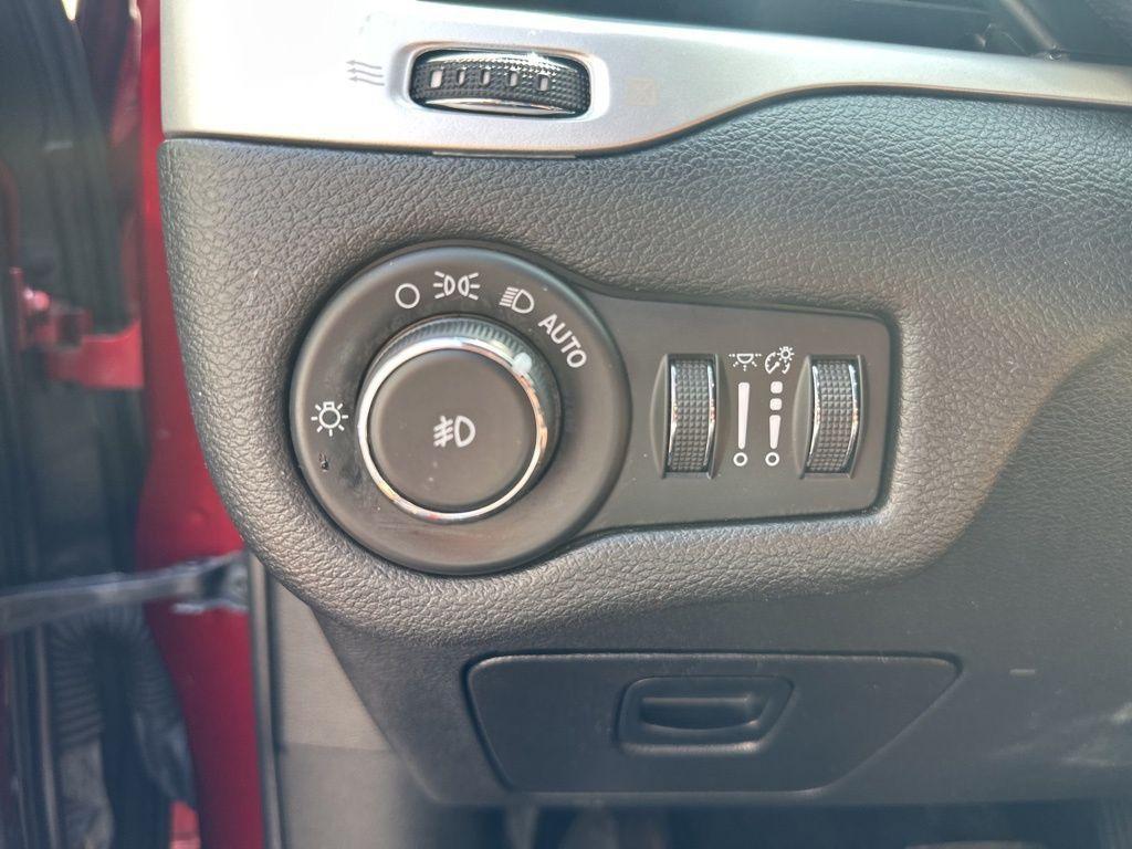 used 2018 Jeep Cherokee car, priced at $14,000