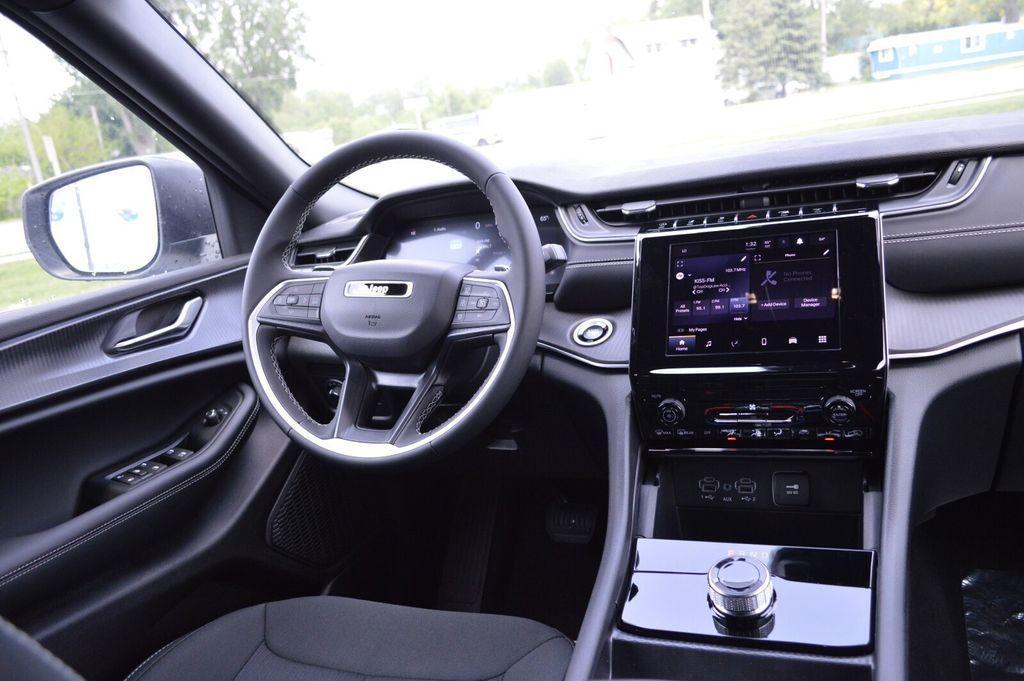 new 2025 Jeep Grand Cherokee L car, priced at $40,309